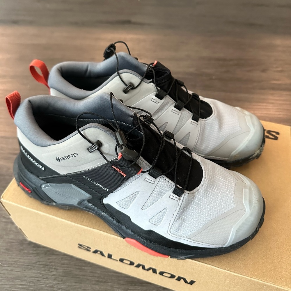 Salomon Womens X Ultra 4 GTX Waterproof Hiking Shoes